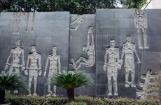 Hoa Lo prison