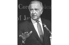 CBS newsman Walter Cronkite addresses the Foreign Correspondents Club of Japan in May, 1981.