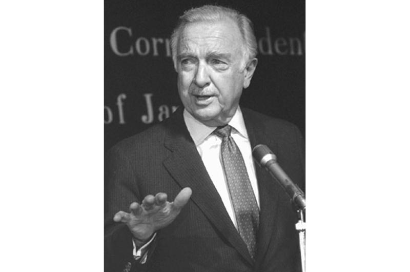 CBS newsman Walter Cronkite addresses the Foreign Correspondents Club of Japan in May, 1981.