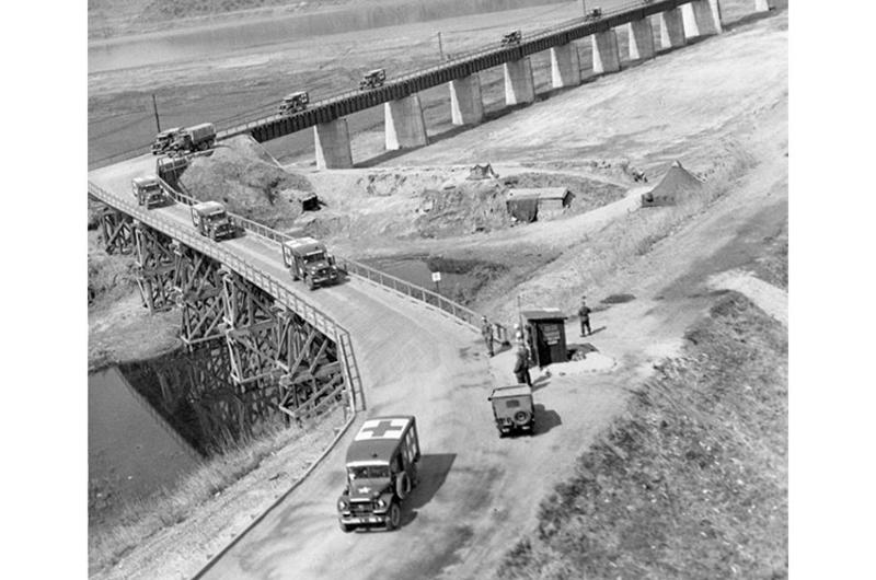 MP checkpoint and Freedom Gate bridge