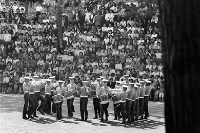 Marine Drun and Bugle Team capped its ROK performances with show for students and faculty of Ewha Women's University.