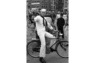 Steve McQueen on the set of "The Sand Pebbles"